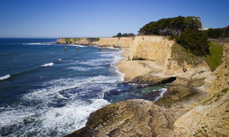___3791588___https:______static.pulse.com.gh___webservice___escenic___binary___3791588___2015___5___24___16___ocean_cliff_by_deann52-d4sflwu
