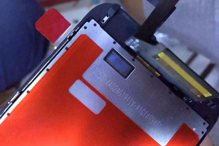 ___4237723___https:______static.pulse.com.gh___webservice___escenic___binary___4237723___2015___10___7___13___I+phone+6+1