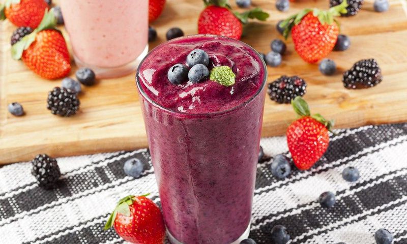 ___3909942___https:______static.pulse.com.gh___webservice___escenic___binary___3909942___2015___6___26___11___berry-smoothie-drink