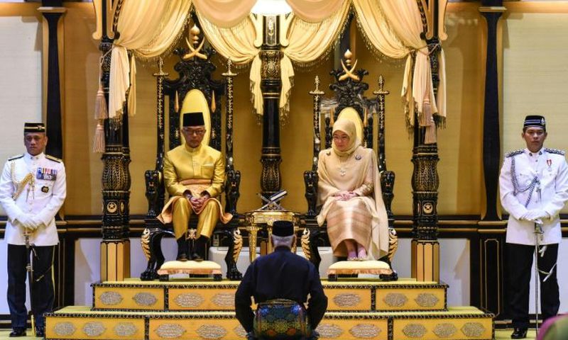 Sports-loving Sultan Abdullah (L), who is the new ruler of Pahang state, is expected to be elected king by Malaysia's royal families