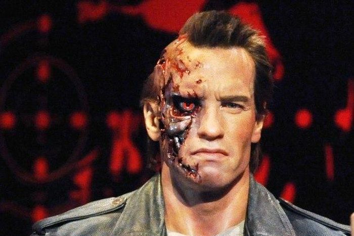 Arnold Schwarzenegger on the set of Terminator