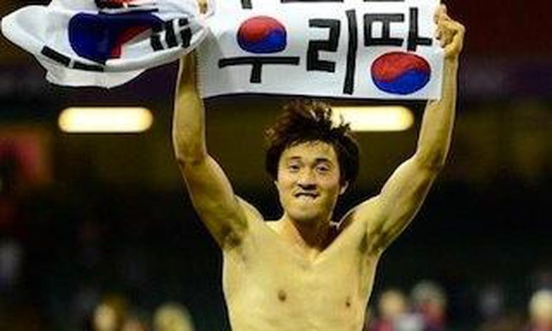 South Korean striker Kang charged after traffic accident