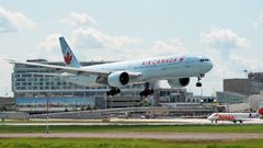 ___4181710___https:______static.pulse.com.gh___webservice___escenic___binary___4181710___2015___9___18___18___Air_Canada_Boeing_777-333ER_YUL_2009