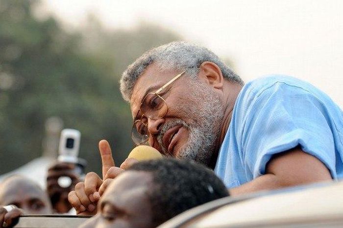 ___3827943___https:______static.pulse.com.gh___webservice___escenic___binary___3827943___2015___6___4___13___Rawlings+in+car