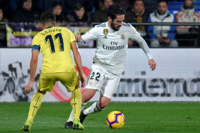 Isco (R) hasn't started a league game since Santiago Solari took over as Real Madrid coach in late October