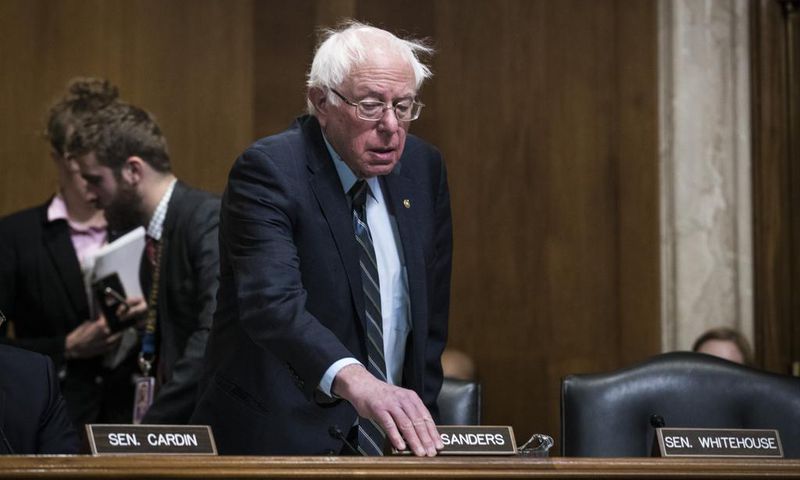 Sanders Meets With Former Staff Members, Seeking to Quell Anxiety Over Sexism