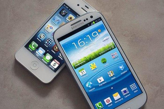 ___3682562___https:______static.pulse.com.gh___webservice___escenic___binary___3682562___2015___4___20___19___Iphone+vs+Android