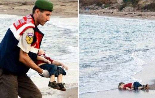 A government official finds the body of a drowned Syrian child washed ashore on Turkish beaches