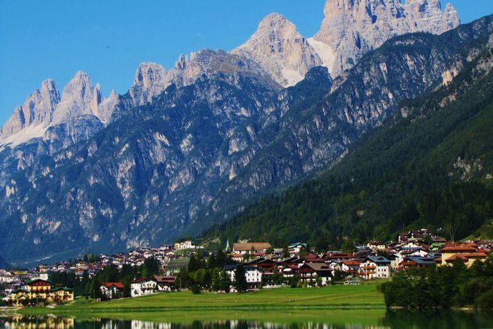 ___4259861___https:______static.pulse.com.gh___webservice___escenic___binary___4259861___2015___10___14___16___village-at-the-base-of-the-dolomites-italy-photo_1712376-770tall_1