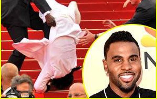 Did Jason Derulo fall at MET Gala 2015