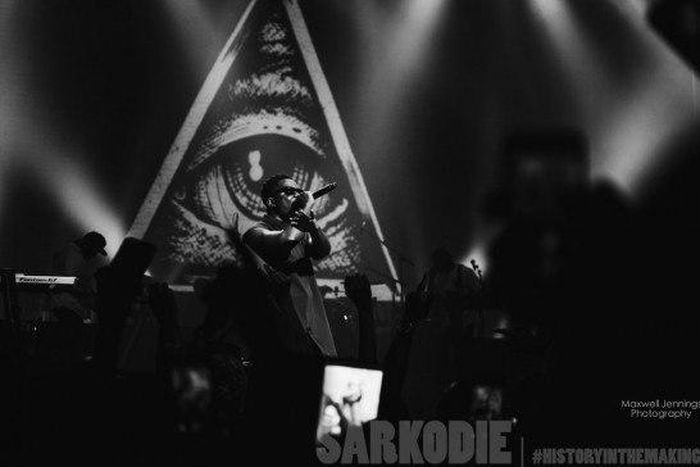 Sarkodie projects the "Illuminati" symbol during his performance at "History In The Making" concert held at Apollo Theatre, UASA last month