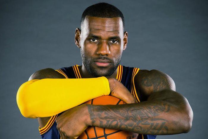 ___4210390___https:______static.pulse.com.gh___webservice___escenic___binary___4210390___2015___9___29___13___lebronjames-cropped_1gqow6fqcdiyl1gdrfuyotvqst_1