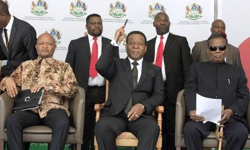 Zulu king Goodwill Zwelithini (seated middle)