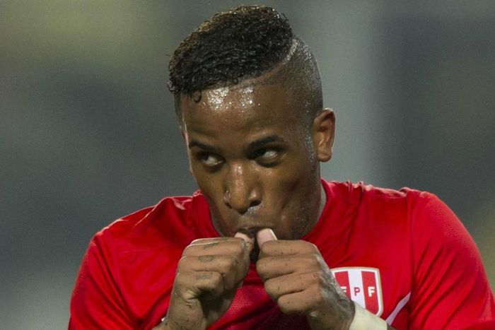 ___4149052___https:______static.pulse.com.gh___webservice___escenic___binary___4149052___2015___9___9___9___jeffersonfarfan-cropped_185fk57by4gkl1f526kb1ly2z8