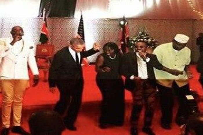 Obama dances to Suati Sol's "Sura Yako".