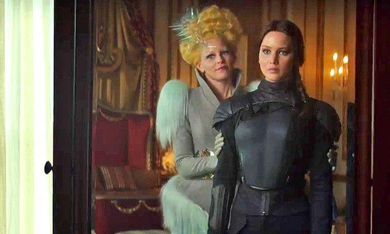 Elizabeth Banks, Jennifer Lawrence in 'The Hunger Games: Mockingjay - Part 2'