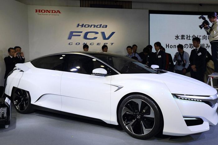 The Honda FCV concept.