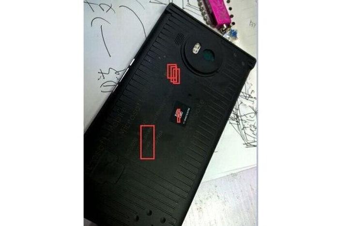 Leaked photos of the Lumia 950