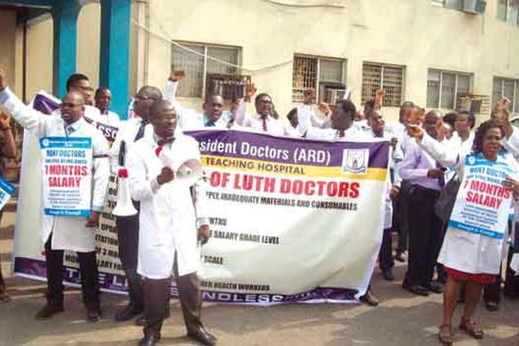 LUTH doctors protest unpaid salary arrears.