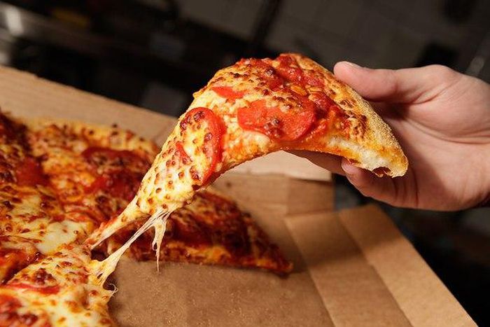 Man orders pizza but he was stunned when he opened the box to find $1300 (N270,000)