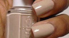 Nude nails