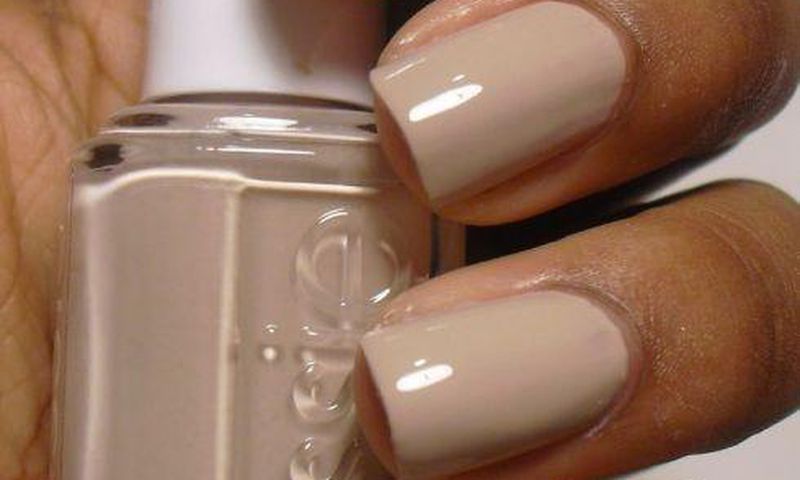 Nude nails