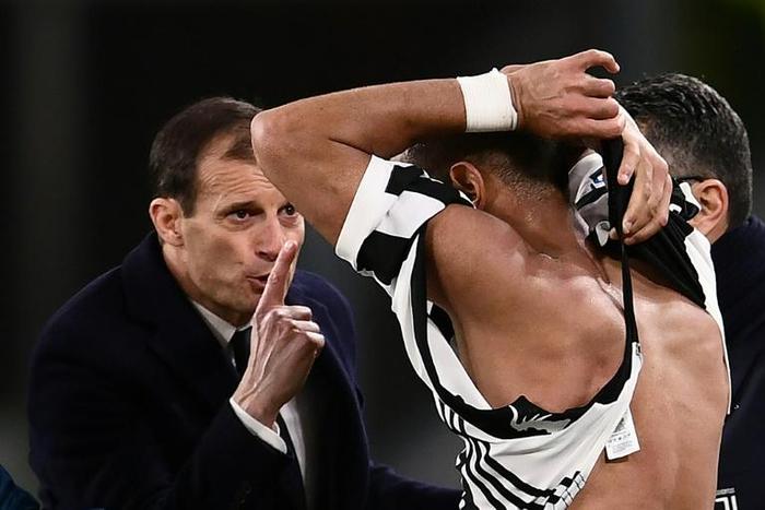 Fiery: Juventus coach Massimiliano Allegri argues with Moroccan defender Medhi Benatia