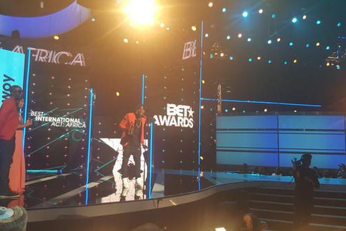 ___3917187___https:______static.pulse.com.gh___webservice___escenic___binary___3917187___2015___6___28___21___Stonebwoy-wins-bet-award