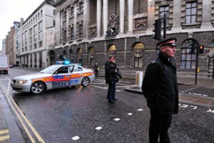 Police hunt for family of 12 suspected of travelling to Syria