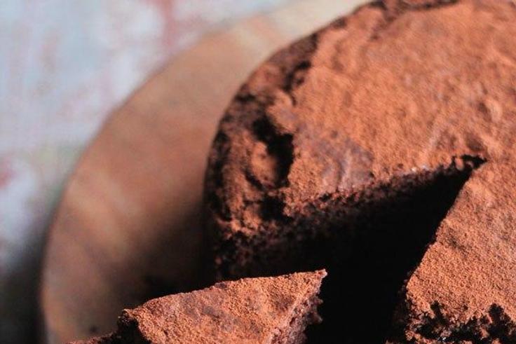 Red wine chocolate cake