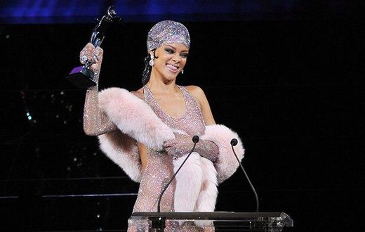 Rihanna, in fishnet and crystals, was anointed a fashion icon at annual CFDA awards