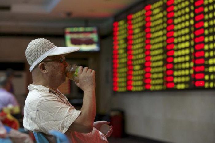 China stocks in morning freefall as pension fund rules fail to inspire