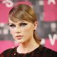 Recording artist Taylor Swift arrives at the 2015 MTV Video Music Awards in Los Angeles, California, August 30, 2015. REUTERS/Danny Moloshok