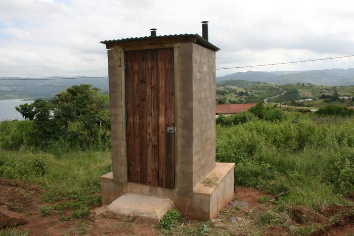 ___3625059___https:______static.pulse.com.gh___webservice___escenic___binary___3625059___2015___4___2___18___photo_toilets3_south_africa