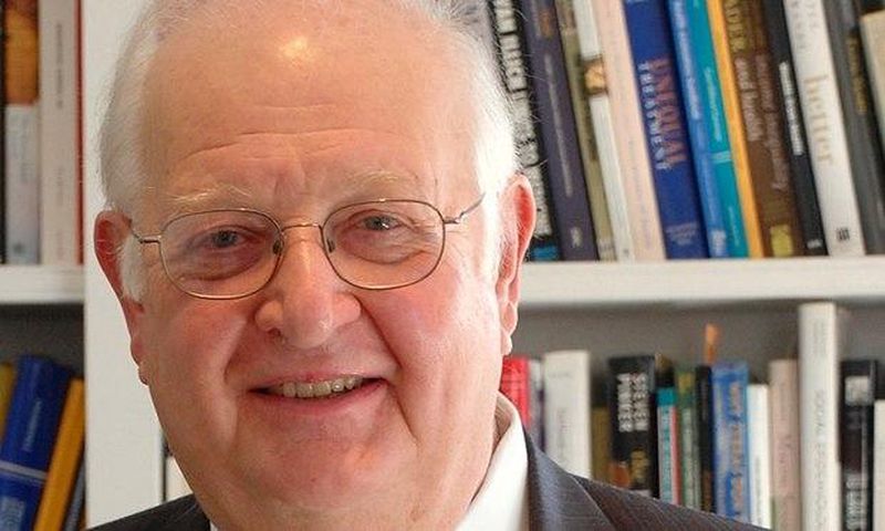 Angus Deaton wins 2015 Nobel Prize for Economics