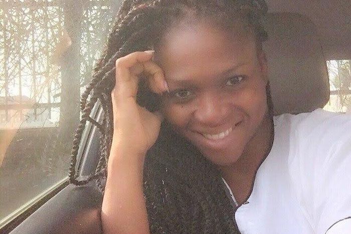 Waje shares a no makeup selfie