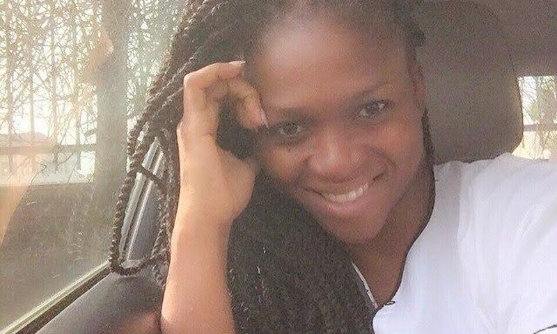 Waje shares a no makeup selfie