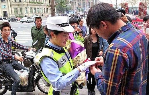 Chen Junfeng proposing to Wang Xinmei