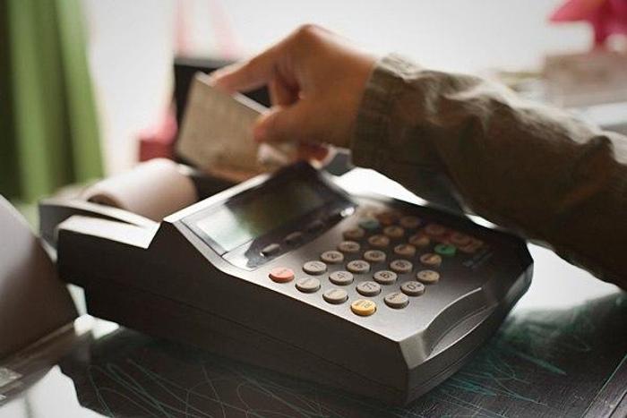 ___3975520___https:______static.pulse.com.gh___webservice___escenic___binary___3975520___2015___7___15___11___35263319-Slide06_spending_money
