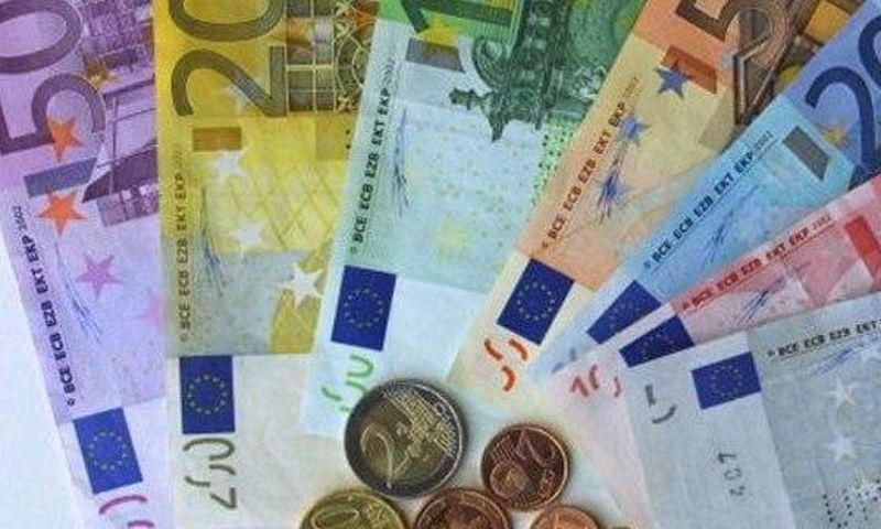 ___3925512___https:______static.pulse.com.gh___webservice___escenic___binary___3925512___2015___7___1___3___greek-currency-702x336_3