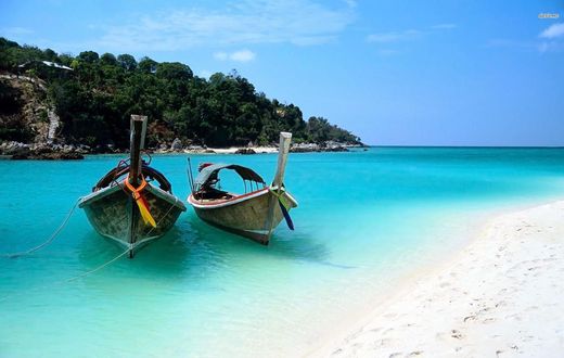 ___3944317___https:______static.pulse.com.gh___webservice___escenic___binary___3944317___2015___7___6___17___19366-boats-on-zanzibar-beach-1920x1200-beach-wallpaper