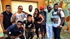 R2bees and Wizkid in a group pic