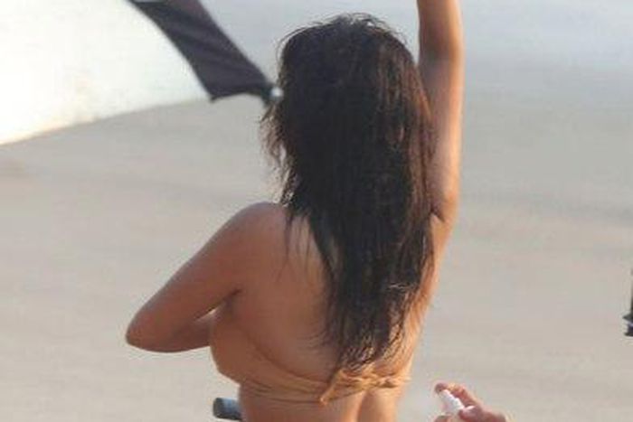 Kim Kardashian takes butt to Thailand