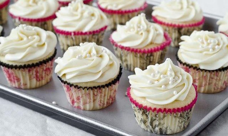 Cup cakes and frosting