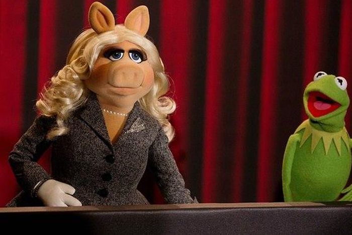 Miss Piggy and Kermit the frog