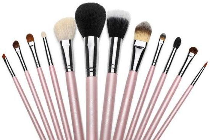 Set of make-up brushes