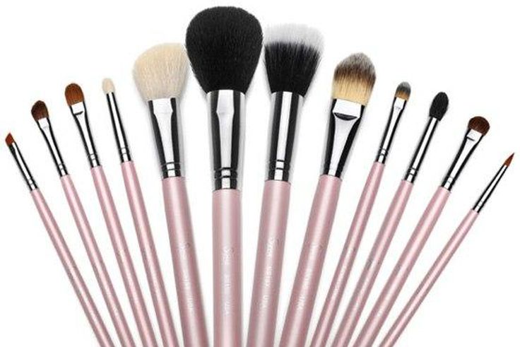 Set of make-up brushes