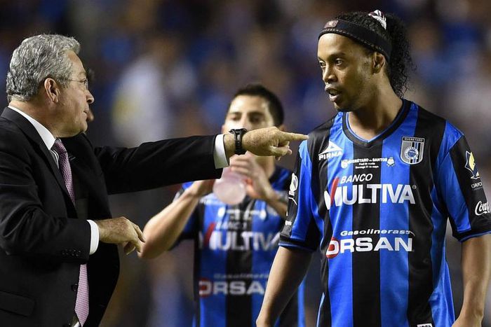 ___3814885___https:______static.pulse.com.gh___webservice___escenic___binary___3814885___2015___6___1___14___ronaldinho-cropped_139eqe0nvtg771q5d65ek4jqk2