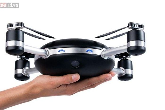 Selfie drone launched by lilyrobotics.