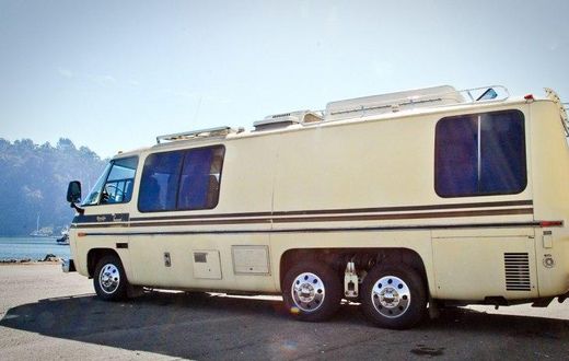 An RV in the American countryside.